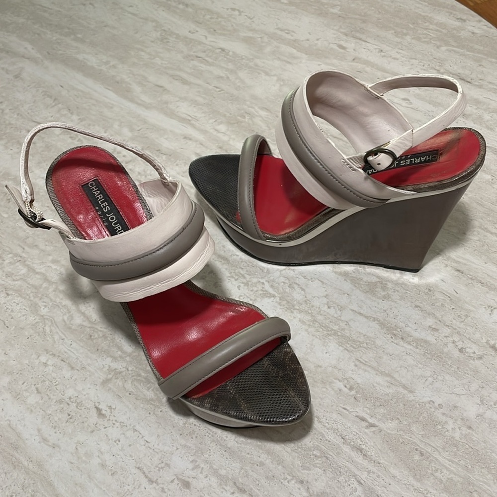 Charles Jourdan GLEE Slingback
Wedge Sandals *7 - Picture 6 of 7